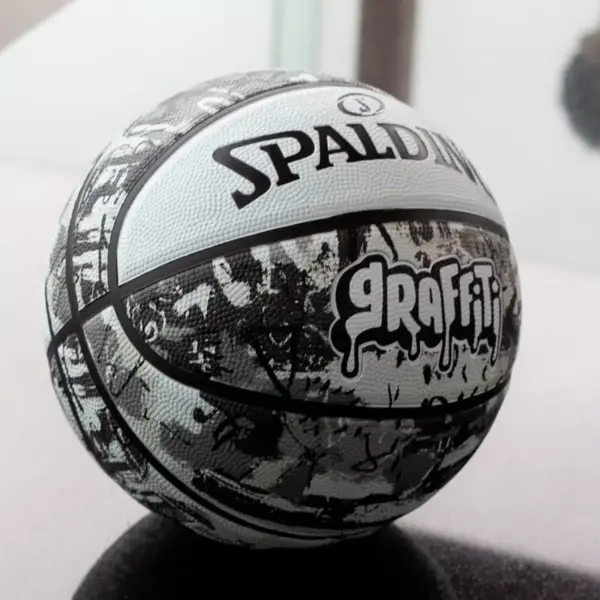 PELOTA PARA BASKET SPALDING GRAFFITI WHITE – #7 - Imagen 3