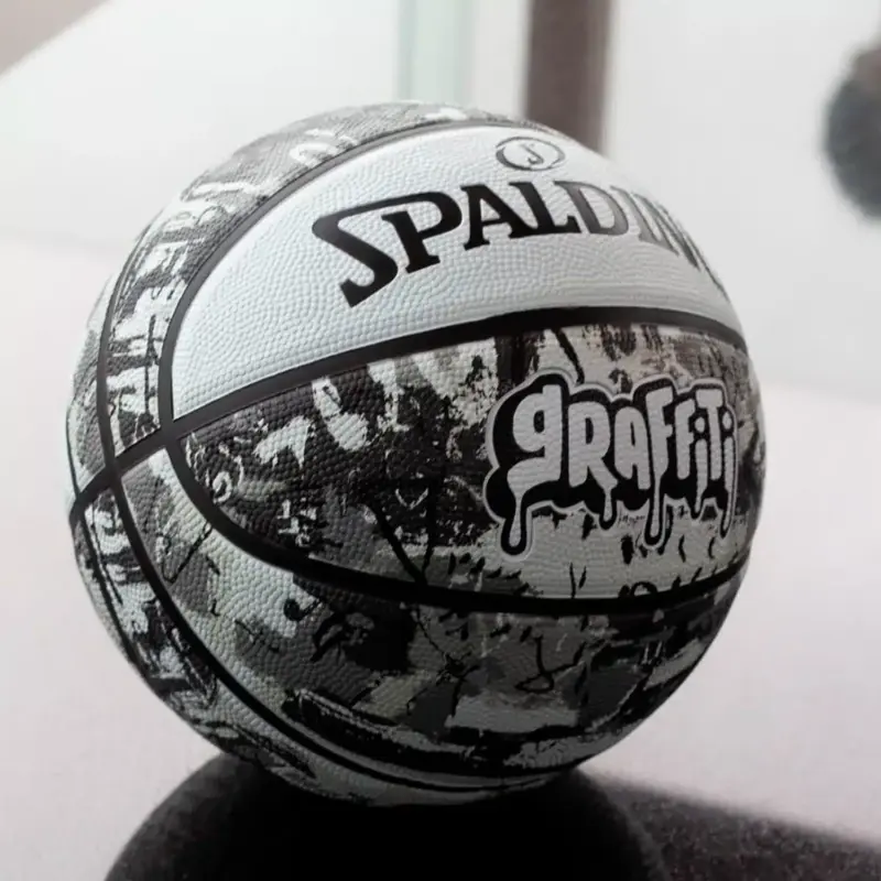 PELOTA PARA BASKET SPALDING GRAFFITI WHITE – #7 - Imagen 3