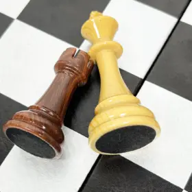 Alternative view of TABLERO DE AJEDREZ 3 EN 1 CUERO