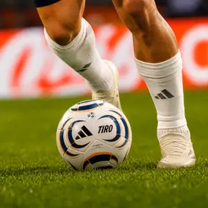 PELOTA DE FÚTBOL ADIDAS TIRO TRN #JW1528 TALLA #5 - Imagen 3